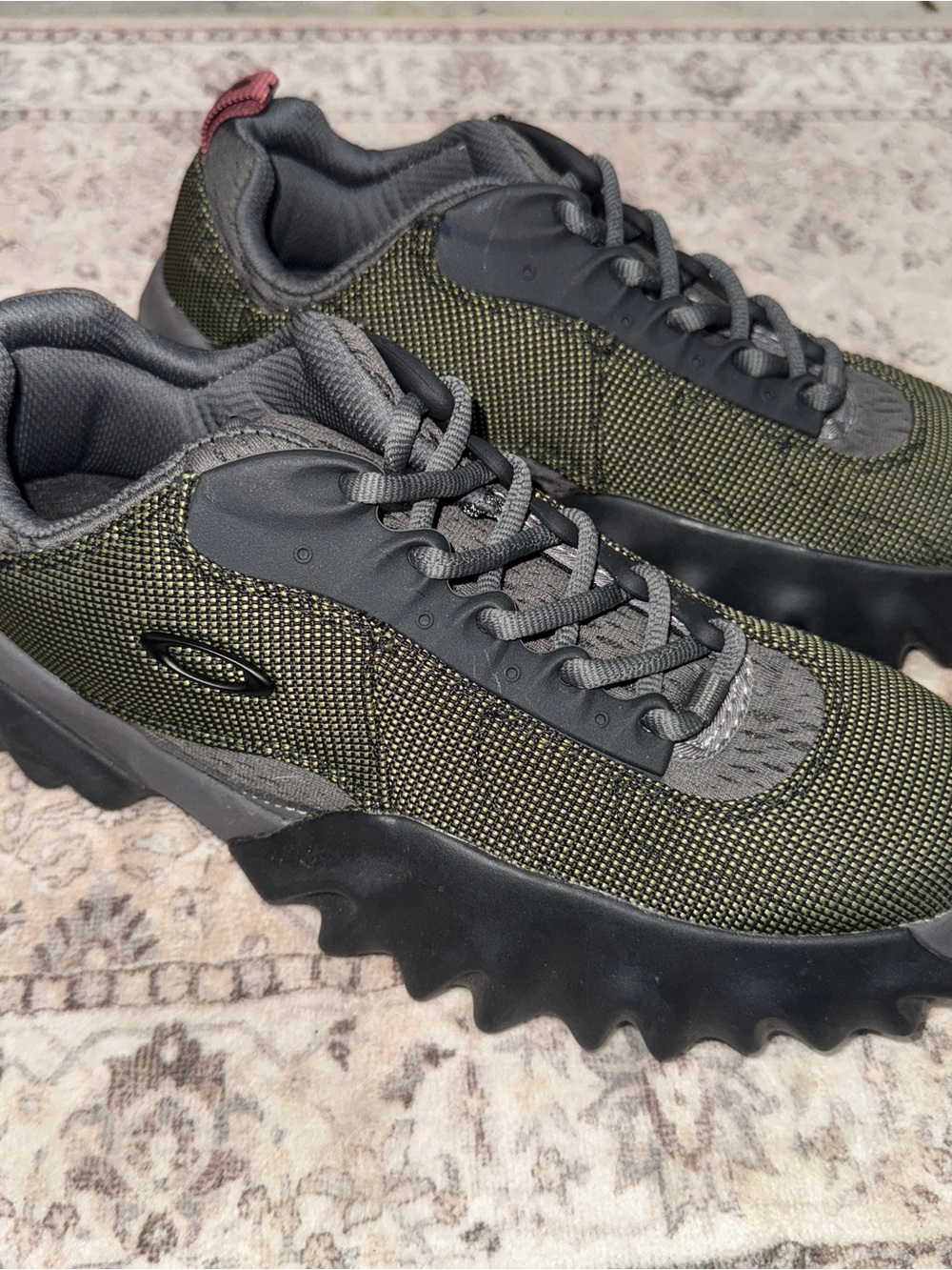 Oakley Factory Team Chop Saw Men’s Sneakers Size 7.5 US